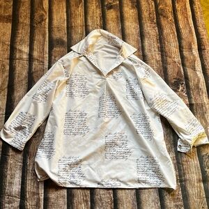 🎀5/$30 Abstract White & Black Cursive Writing Long Sleeve